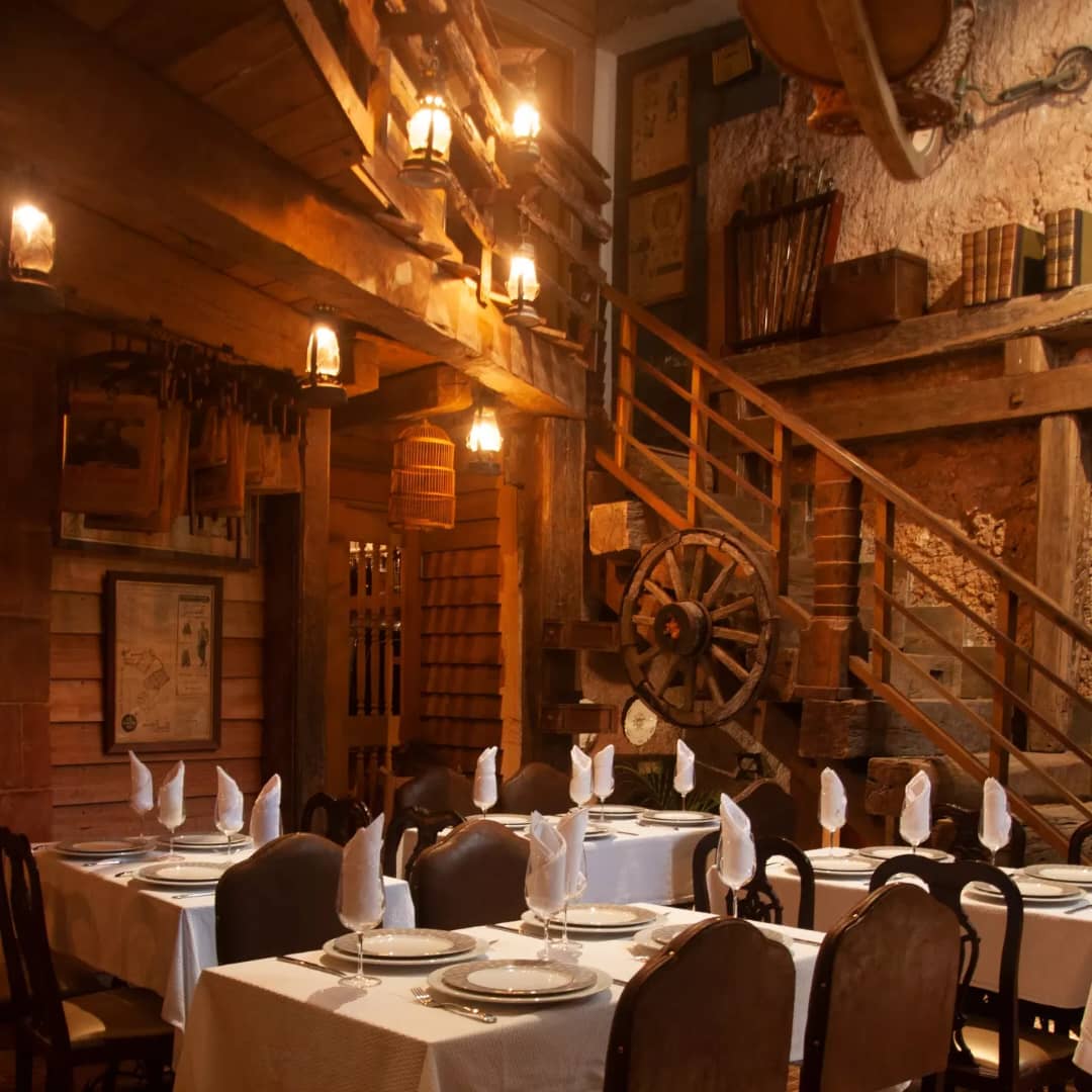 salon restaurante manrique 519